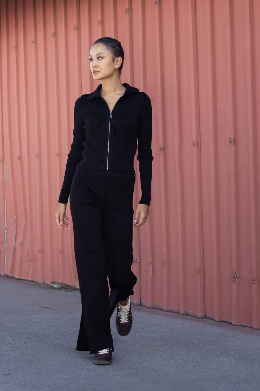 Трикотажний костюм СВЕТР ZIP 92492 Чорний, STD(Сандарт)