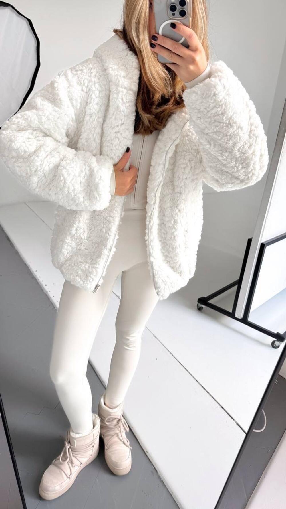 Шуба хмаринка Молочна, S