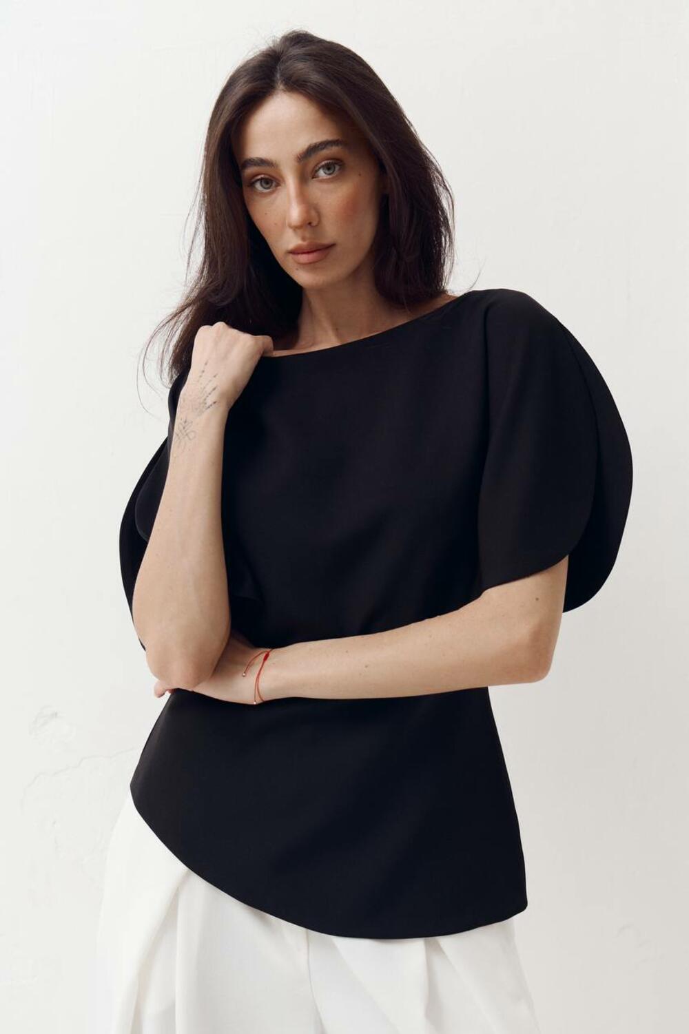 Топ з об'ємними рукавами та розрізами Top Elan 413 Чорний, S