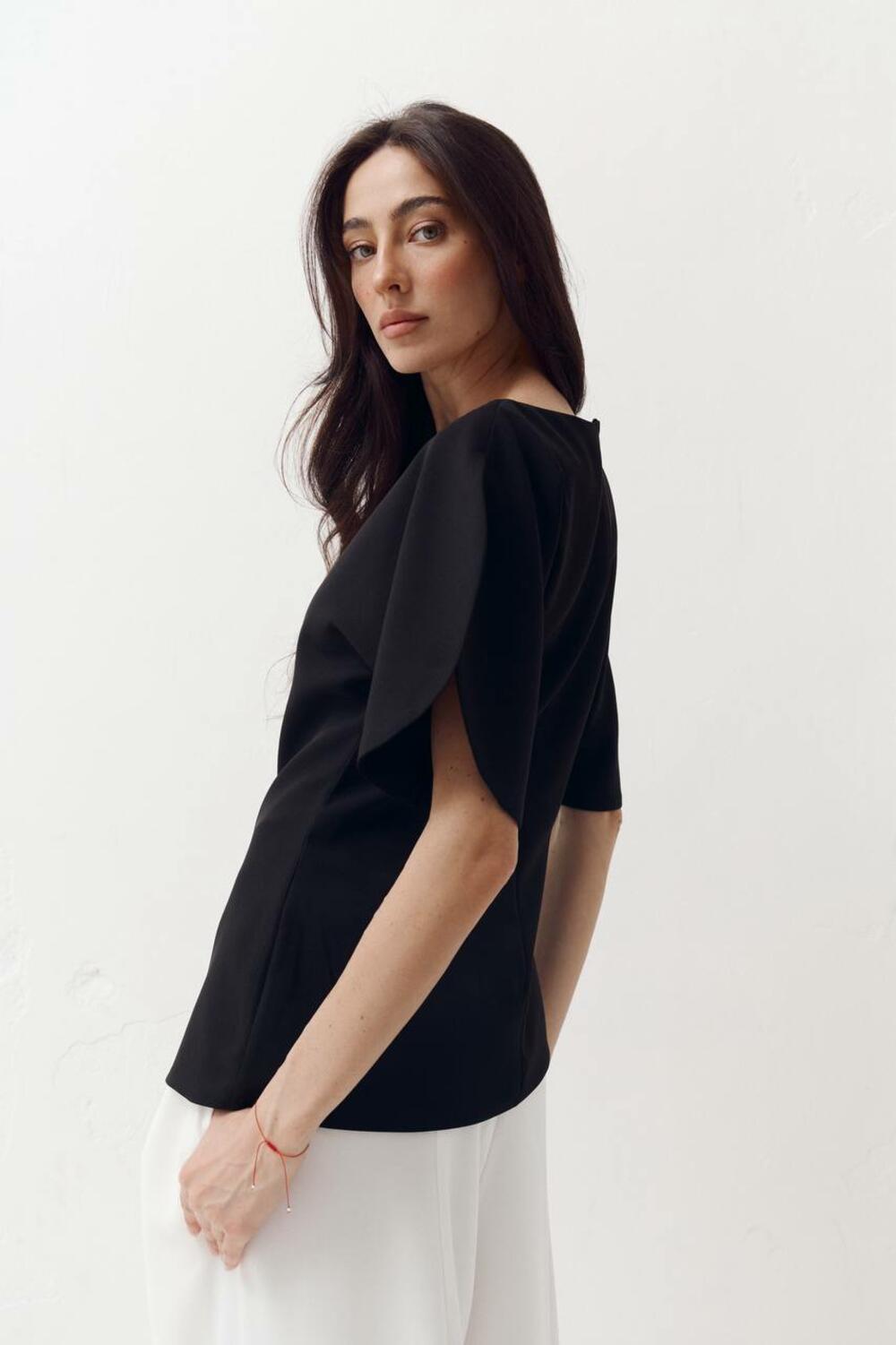 Топ з об'ємними рукавами та розрізами Top Elan 413 Чорний, S